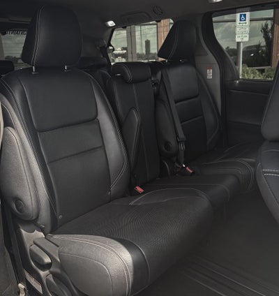 2016 Toyota Sienna SE 8 Passenger