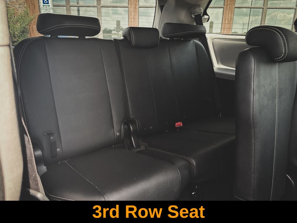 2016 Toyota Sienna SE 8 Passenger