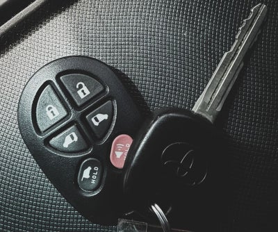 2016 Toyota Sienna SE 8 Passenger