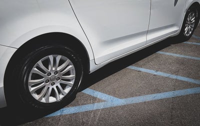 2013 Toyota Sienna XLE 8 Passenger