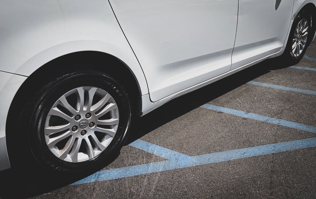 2013 Toyota Sienna XLE 8 Passenger