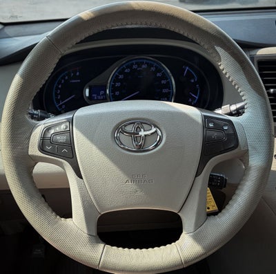 2014 Toyota Sienna XLE 8 Passenger
