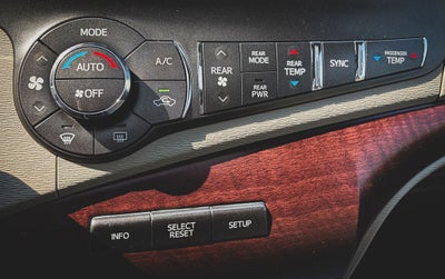 2014 Toyota Sienna XLE 8 Passenger