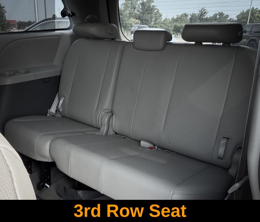 2014 Toyota Sienna XLE 8 Passenger