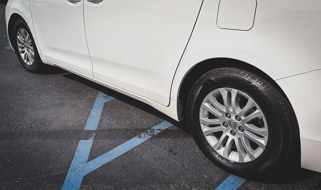 2014 Toyota Sienna XLE 8 Passenger