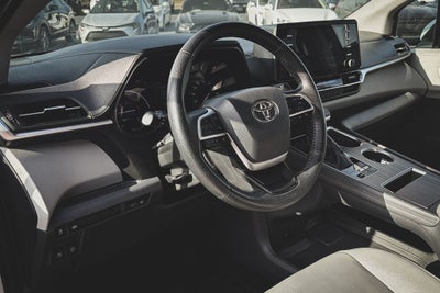 2022 Toyota Sienna XLE 7 Passenger