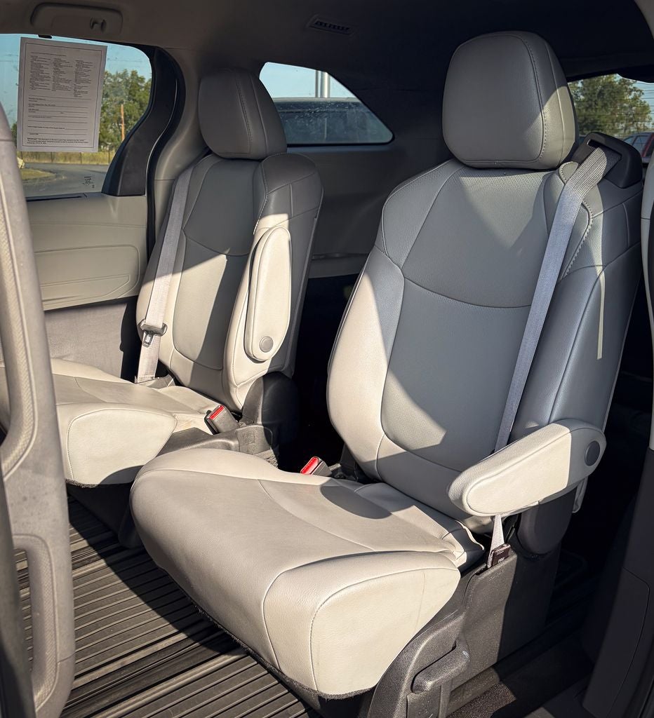 2022 Toyota Sienna XLE 7 Passenger