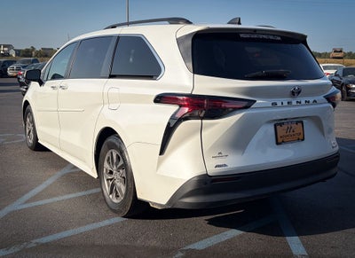 2022 Toyota Sienna XLE 7 Passenger