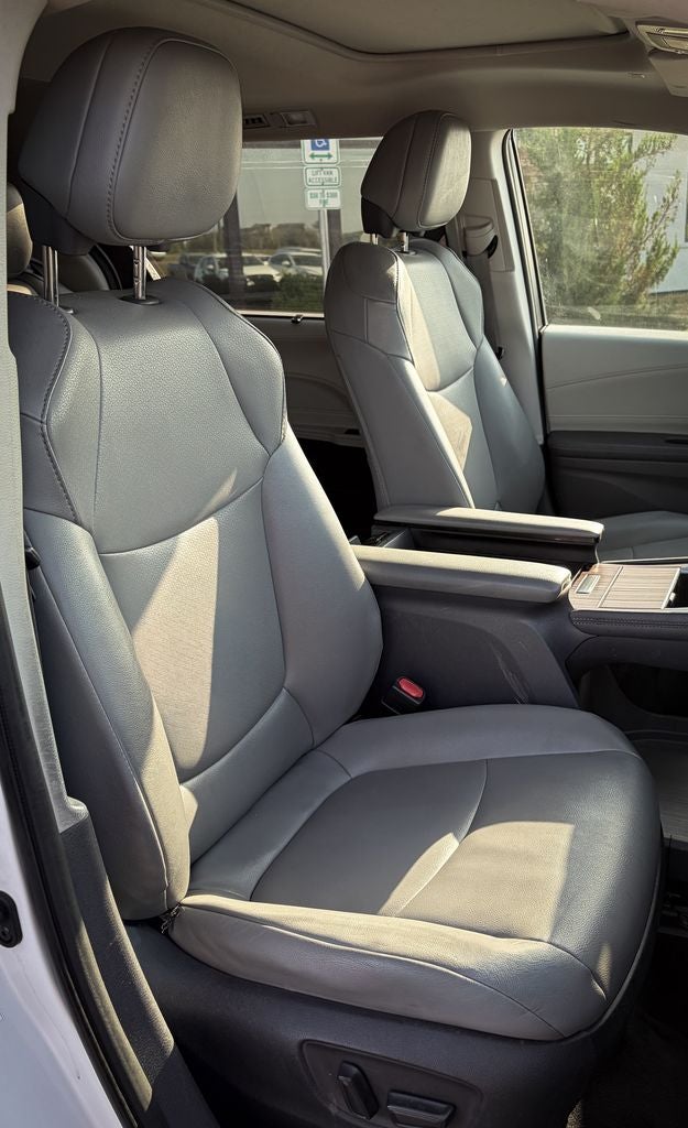 2022 Toyota Sienna XLE 7 Passenger