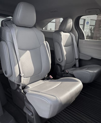 2022 Toyota Sienna XLE 7 Passenger