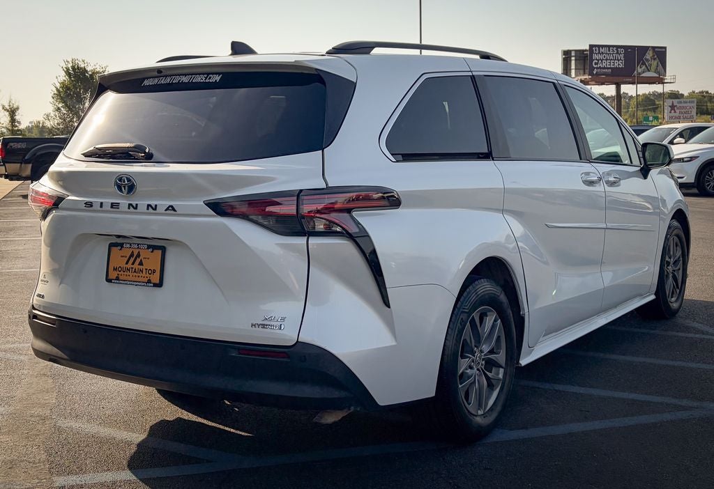 2022 Toyota Sienna XLE 7 Passenger