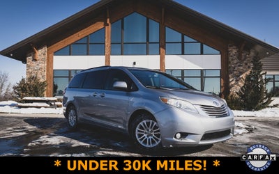 2017 Toyota Sienna XLE Premium 8 Passenger