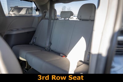 2017 Toyota Sienna XLE Premium 8 Passenger