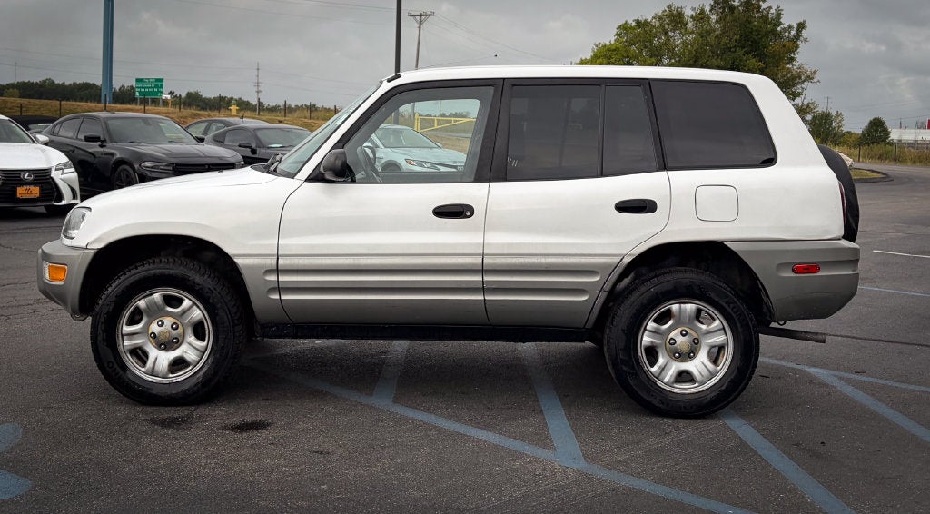 2000 Toyota RAV4 Base