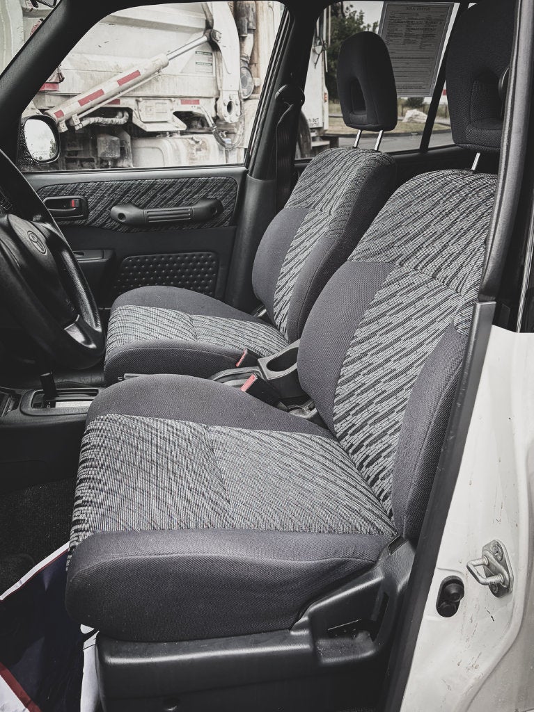 2000 Toyota RAV4 Base