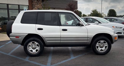 2000 Toyota RAV4 Base