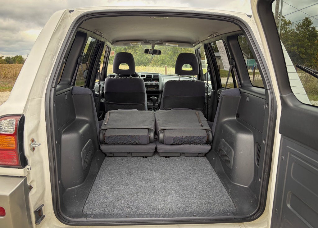 2000 Toyota RAV4 Base