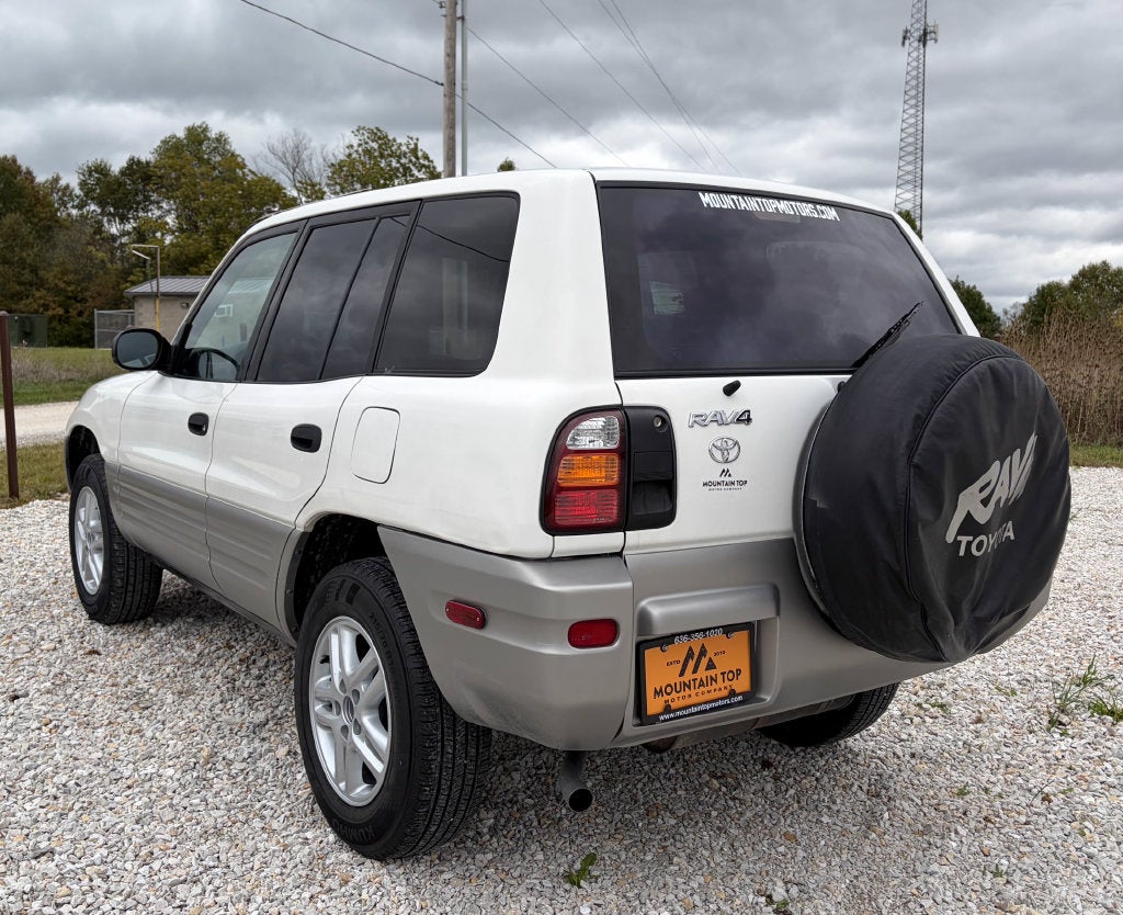2000 Toyota RAV4 Base