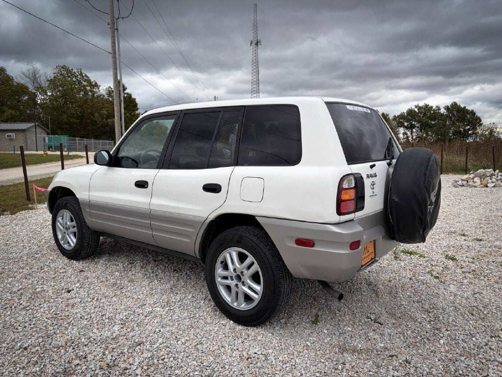 2000 Toyota RAV4 Base