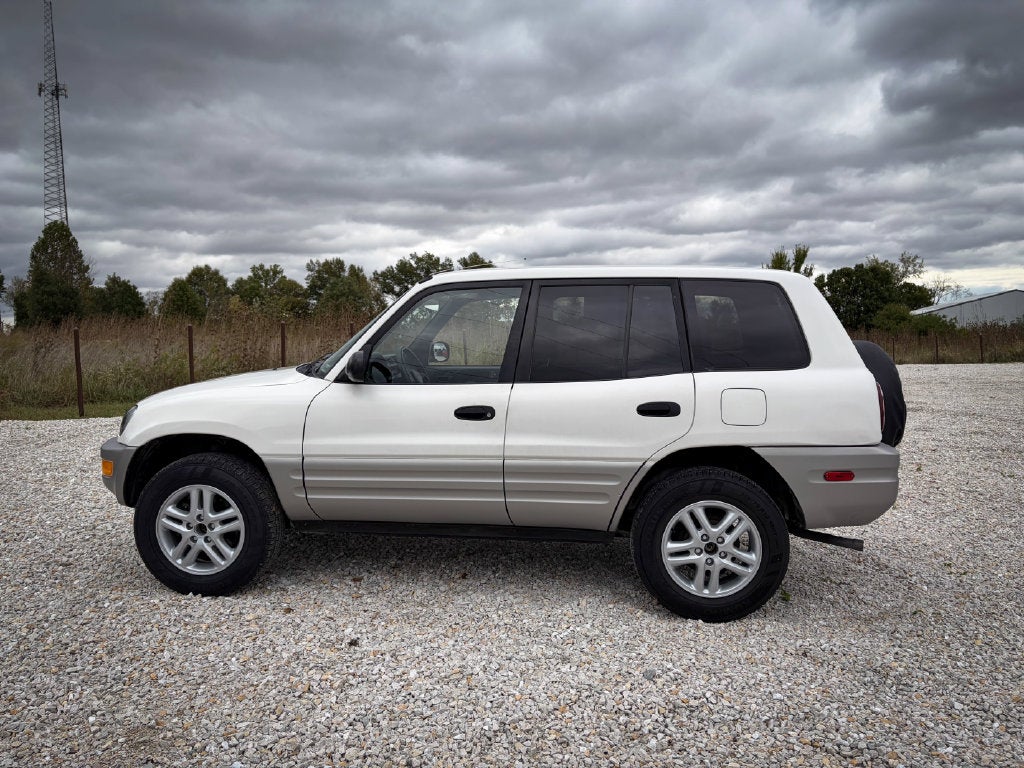 2000 Toyota RAV4 Base