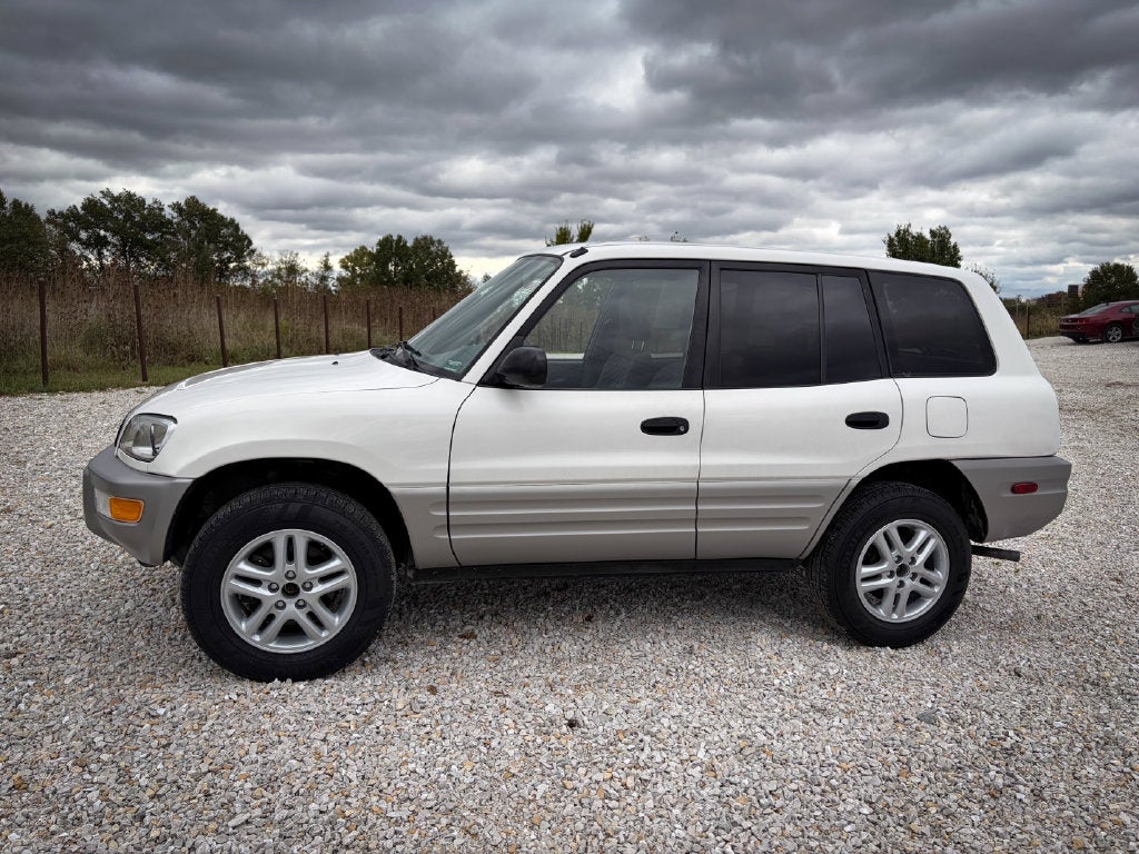 2000 Toyota RAV4 Base