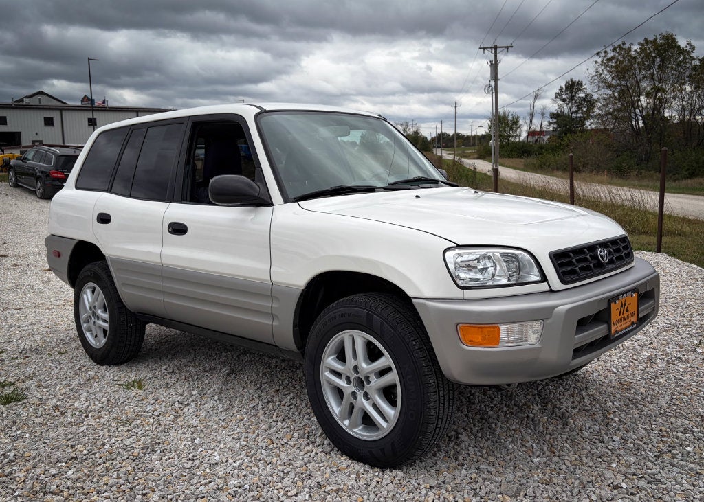 2000 Toyota RAV4 Base