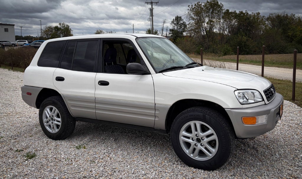 2000 Toyota RAV4 Base