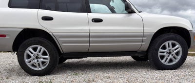 2000 Toyota RAV4 Base