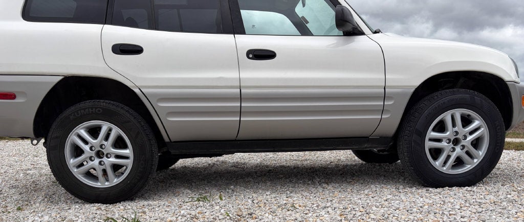 2000 Toyota RAV4 Base