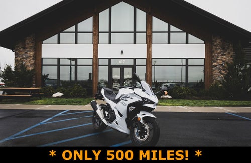 2025 Kawasaki Ninja Base