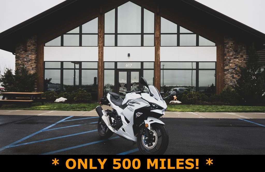 2025 Kawasaki Ninja Base